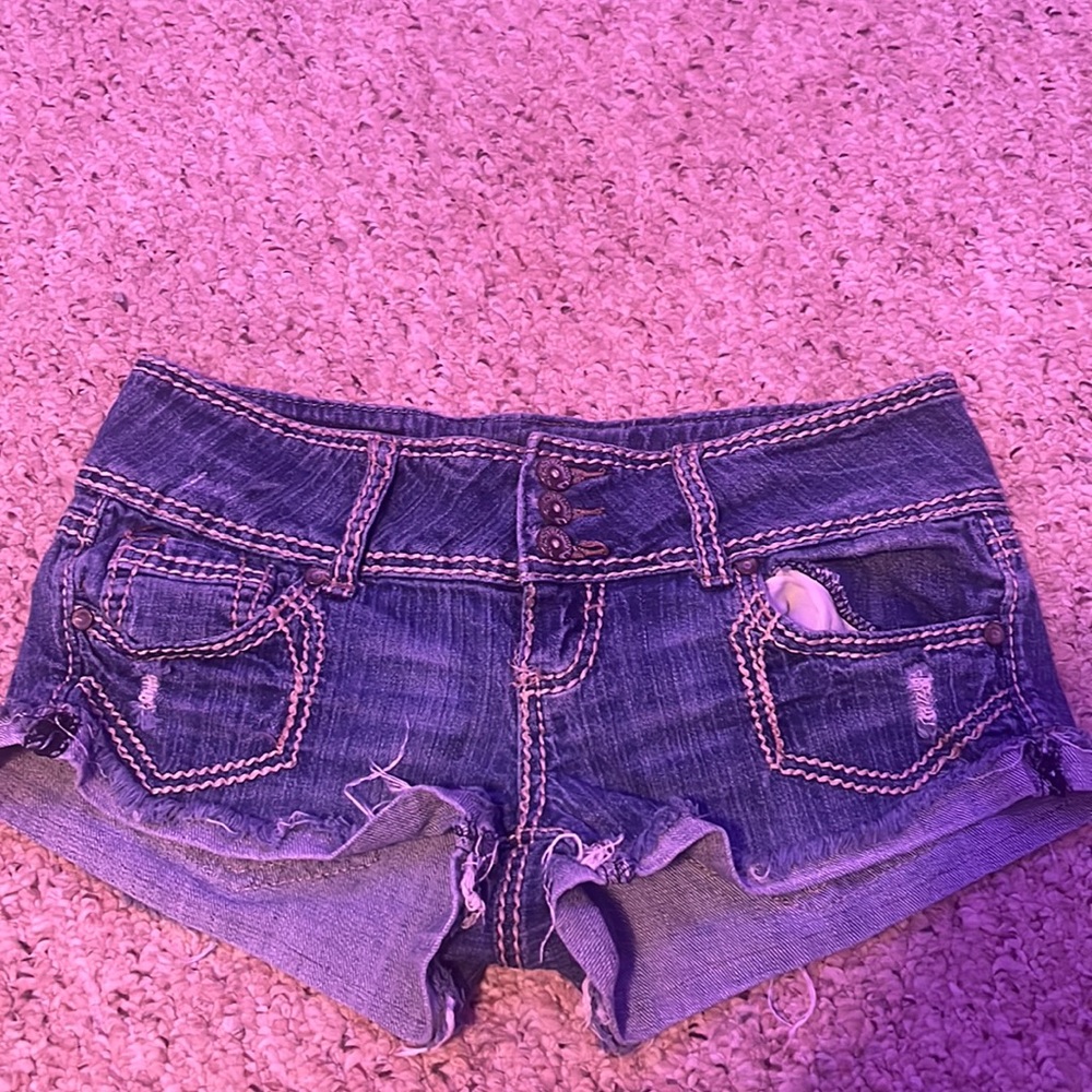 Almost famous denim shorts , 3button up waist. Size small